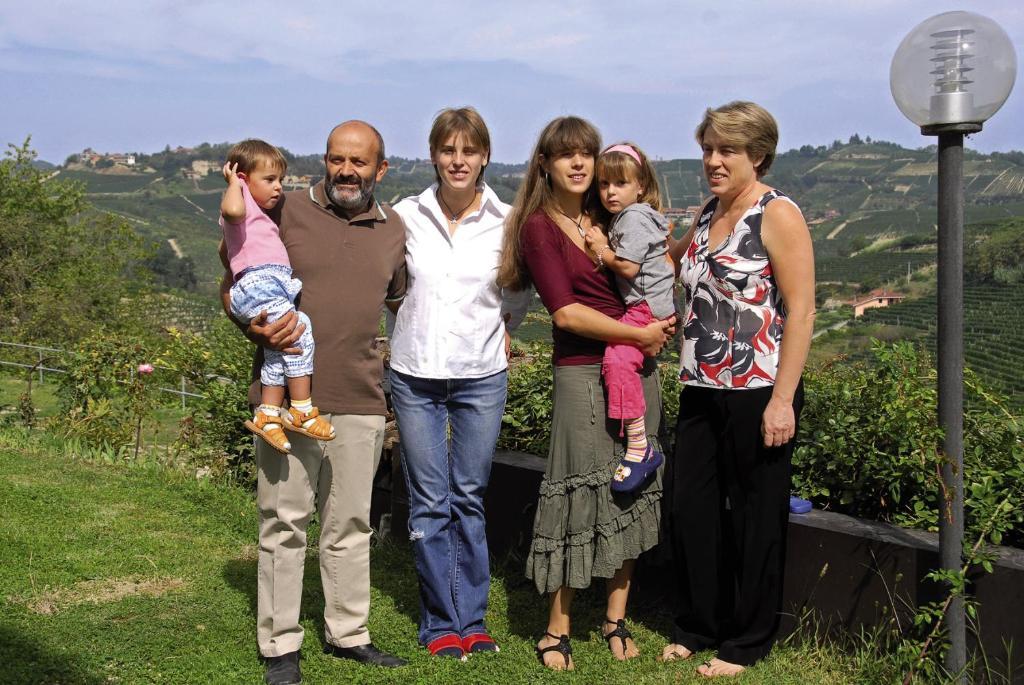 Agriturismo Cascina Vrona Villa Monteu Roero Luaran gambar
