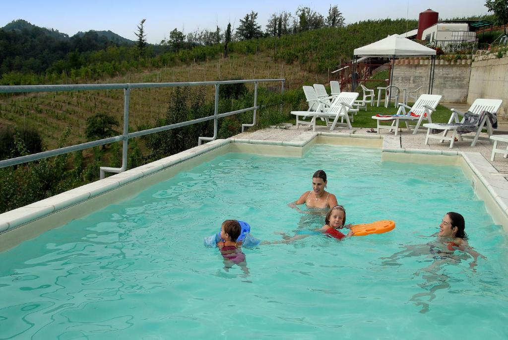 Agriturismo Cascina Vrona Villa Monteu Roero Luaran gambar